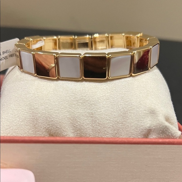 Camila Coelho | Natural Shell Bracelet - Picture 6 of 8